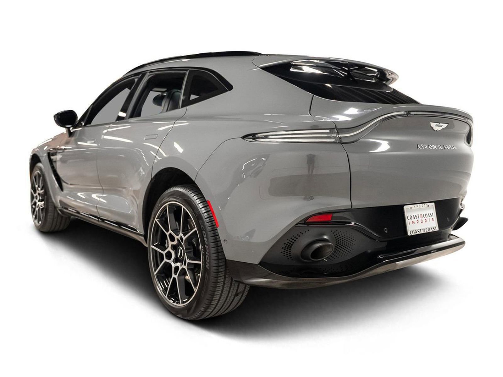 Used 2021 Aston Martin DBX image 3