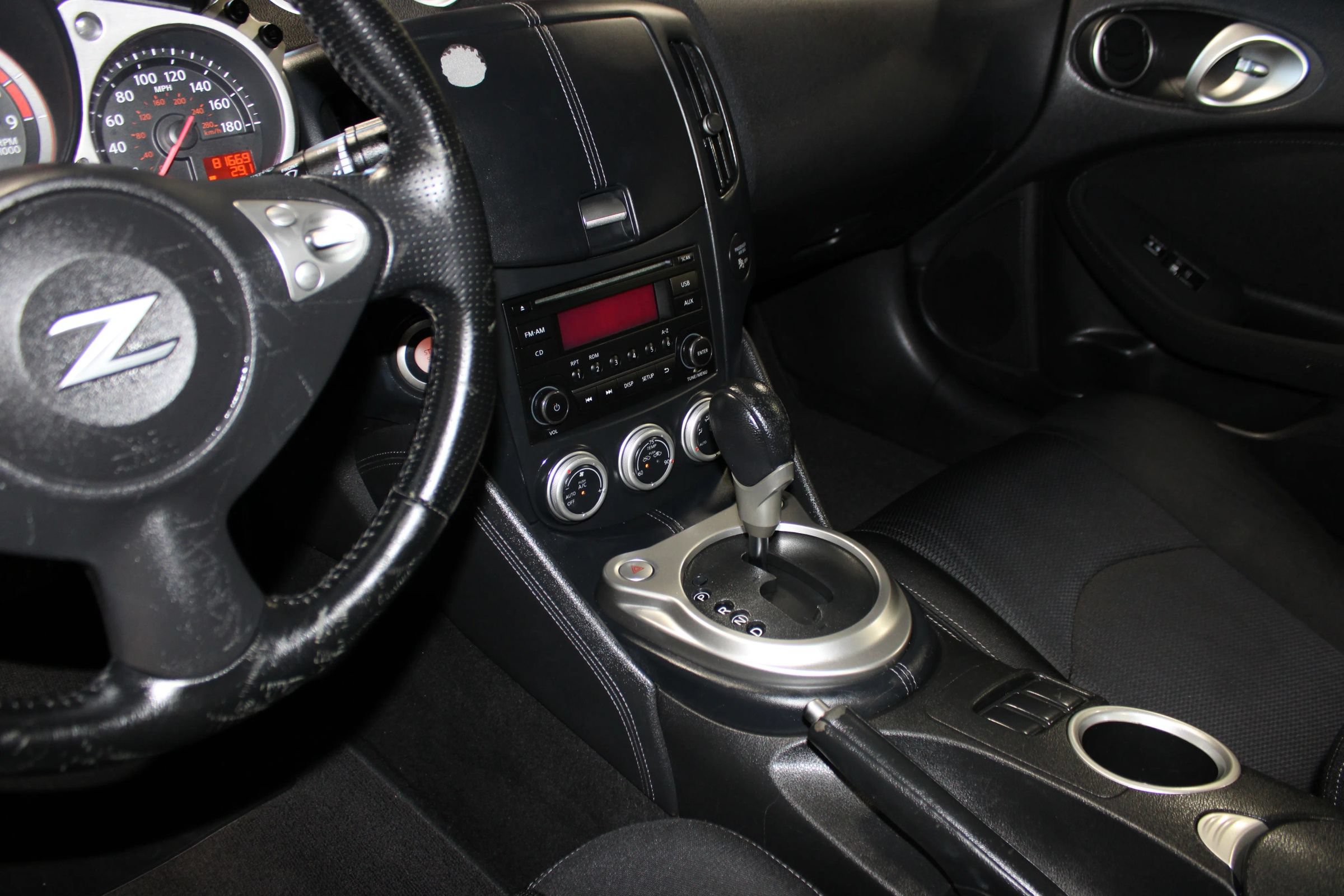 Used 2015 Nissan 370Z Coupe w/ Aerodynamics Package RWD image 15
