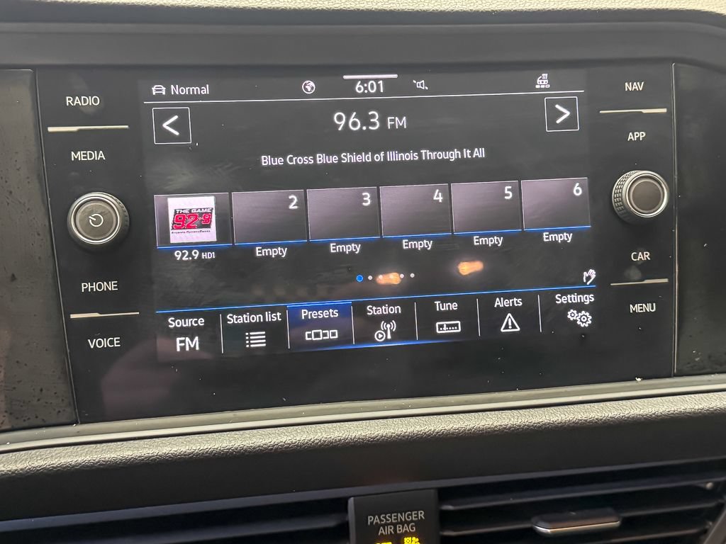 Used 2021 Volkswagen Jetta SEL Premium FWD image 17