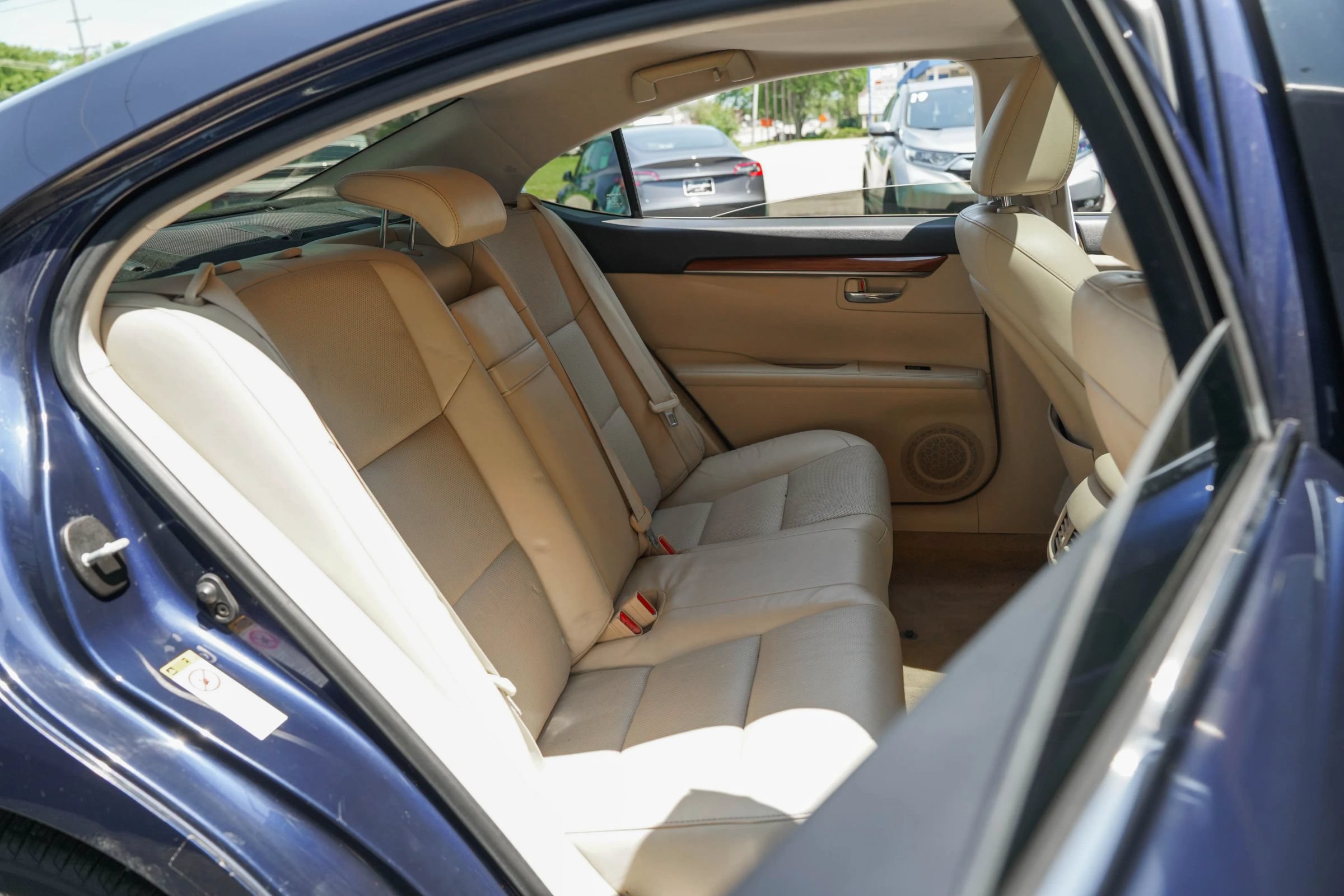 Used 2015 Lexus ES 300h w/ Navigation System Package FWD image 31
