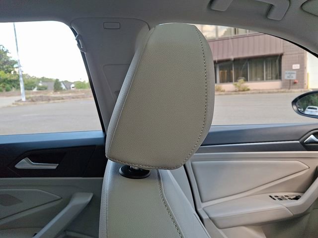 Certified 2023 Volkswagen Jetta SE image 13