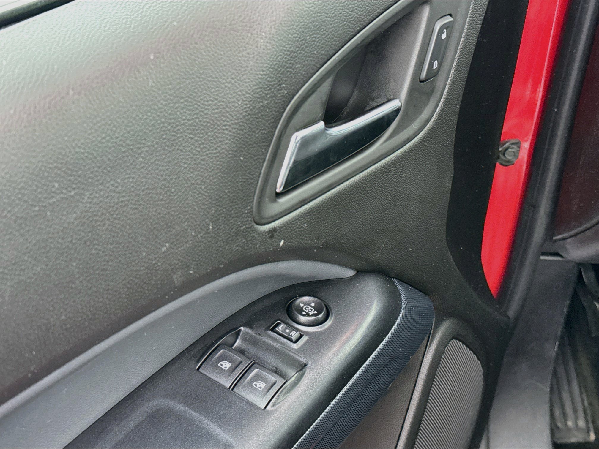 Used 2016 Chevrolet Colorado Z71 AWD/4WD image 17