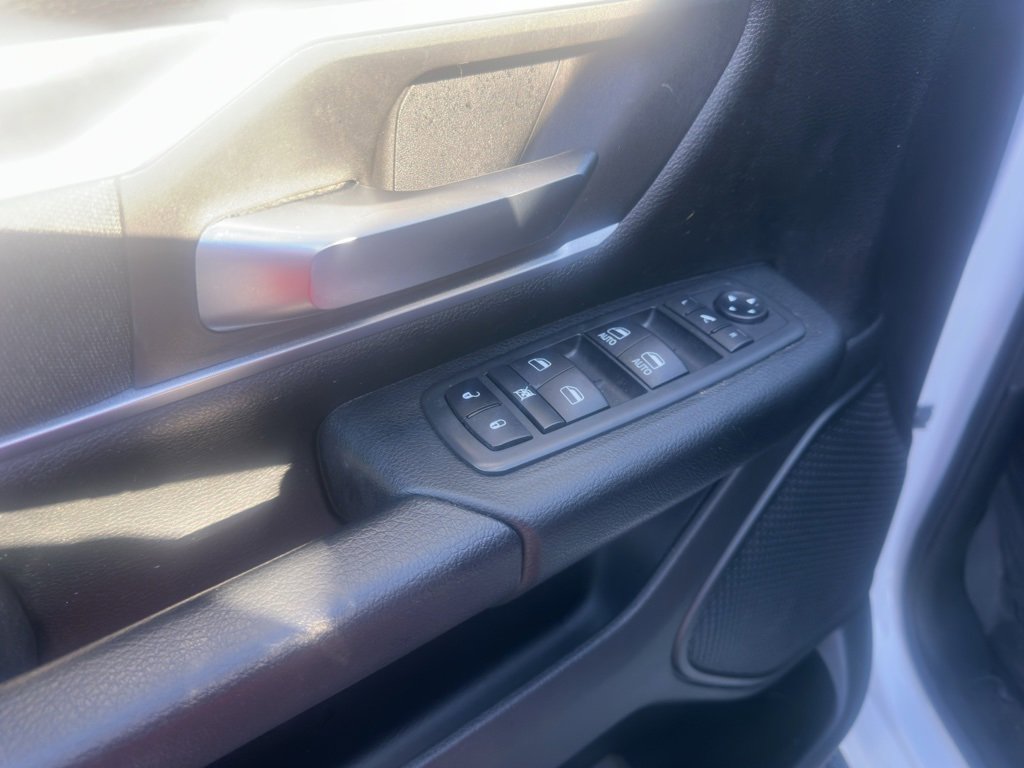 Used 2021 RAM 1500 Big Horn image 4