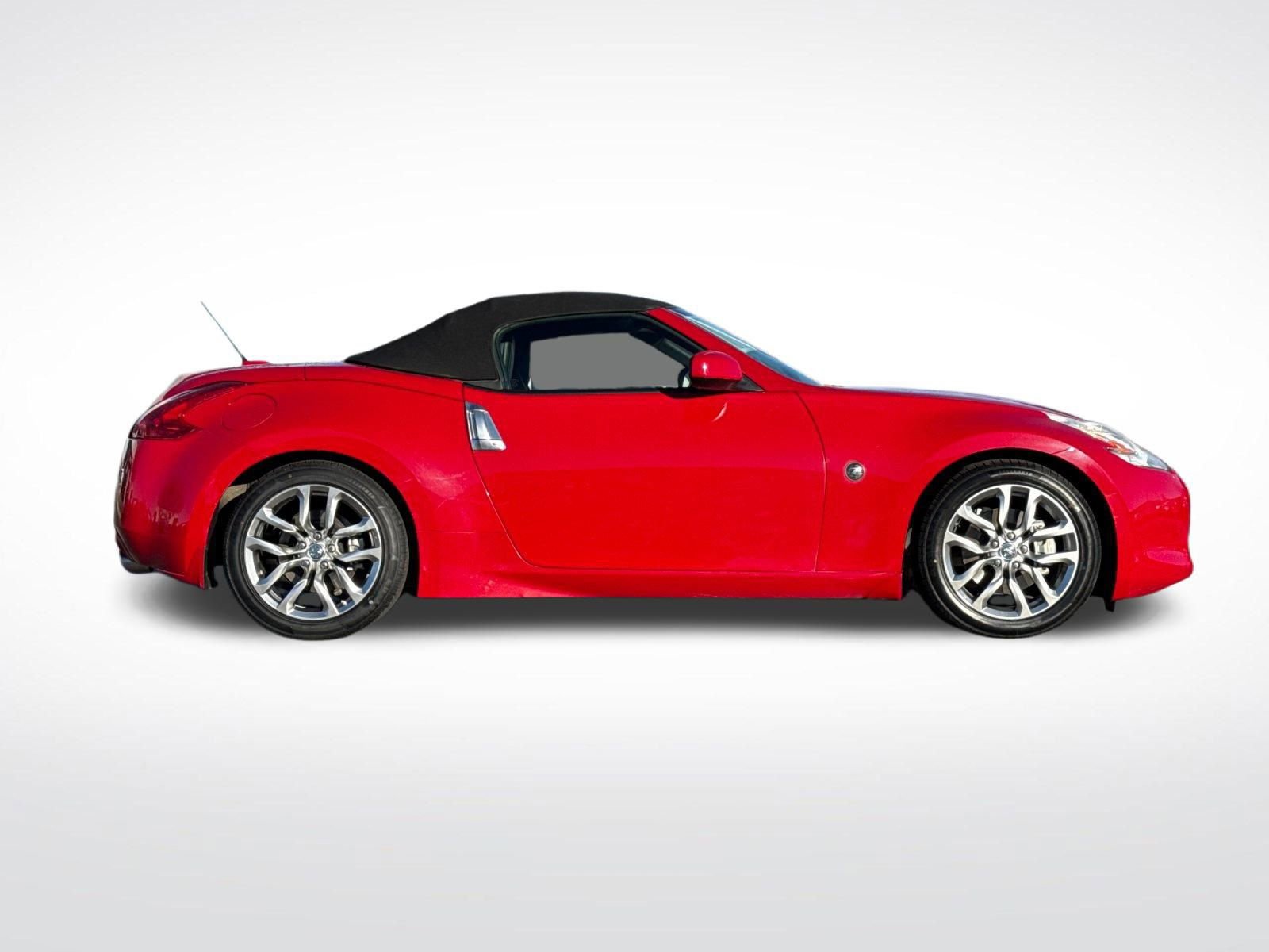 Used 2010 Nissan 370Z Touring image 2