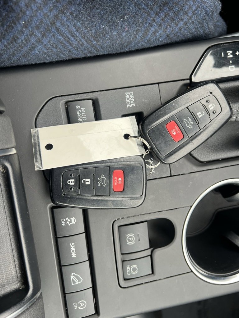 Used 2022 Toyota Highlander XLE image 32