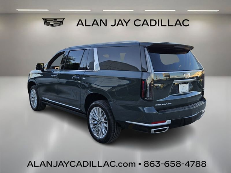 New 2026 Cadillac Escalade ESV Luxury image 3