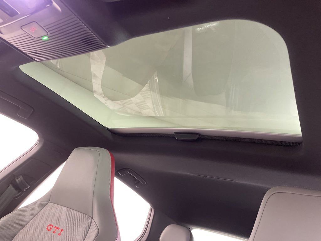 New 2026 Volkswagen GTI SE FWD image 19