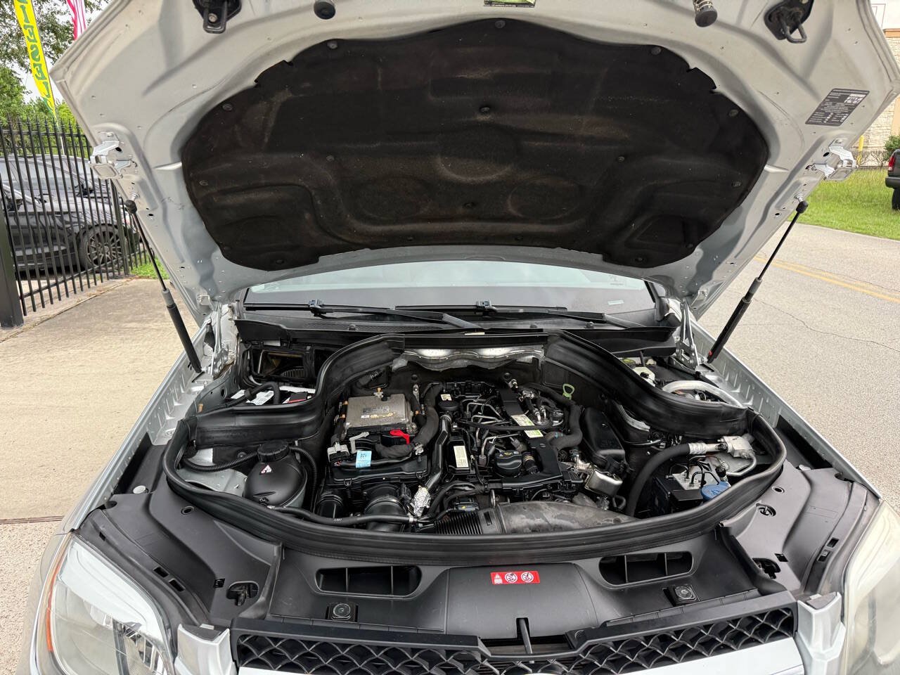 Used 2014 Mercedes-Benz GLK 250 BlueTEC 4MATIC image 14