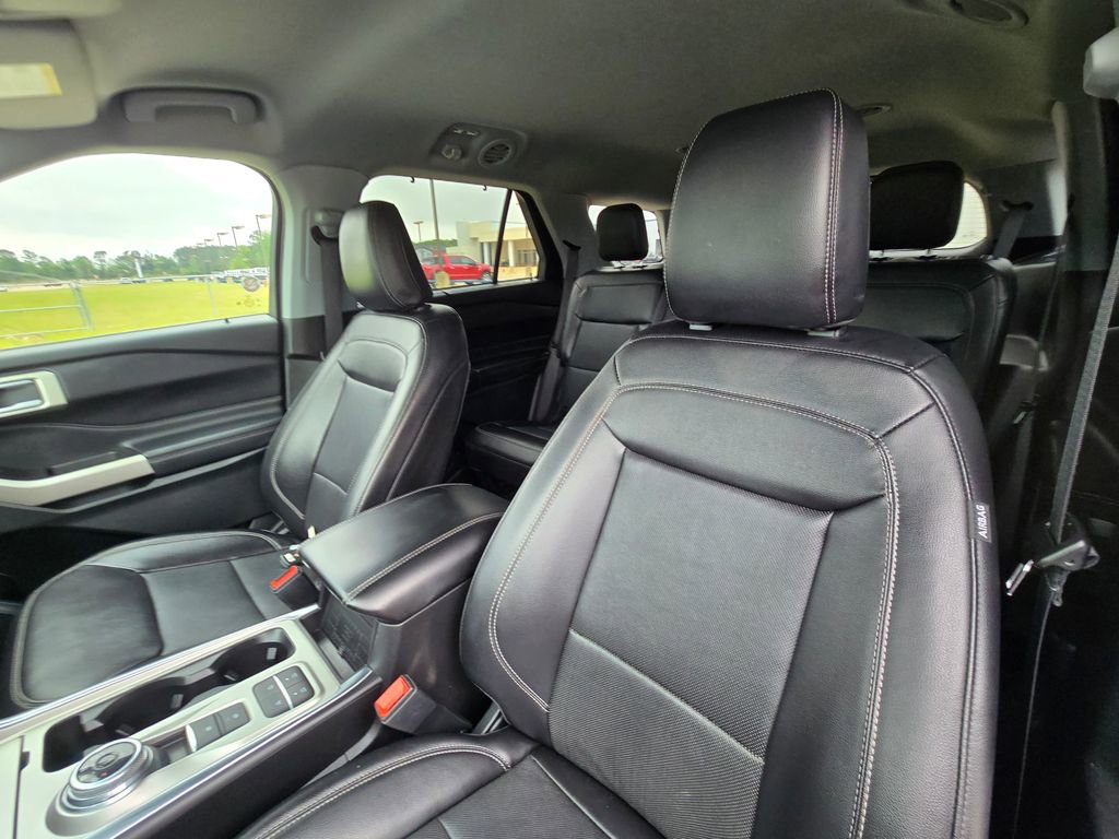 Used 2023 Ford Explorer Limited image 11