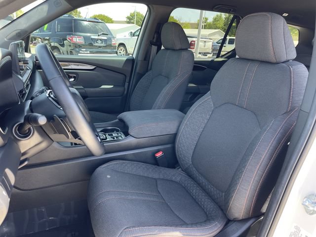 Certified 2025 Honda Pilot Sport image 25