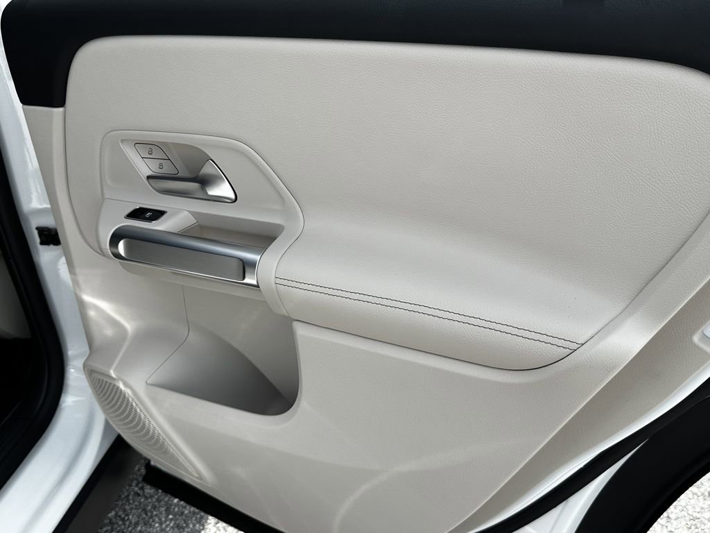 Certified 2025 Mercedes-Benz GLB 250 4MATIC image 18