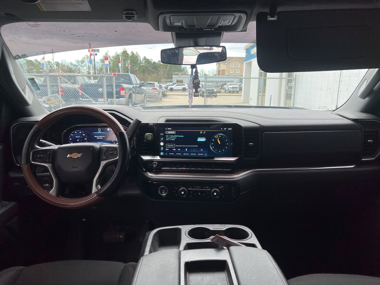 Used 2022 Chevrolet Silverado 1500 LT image 9