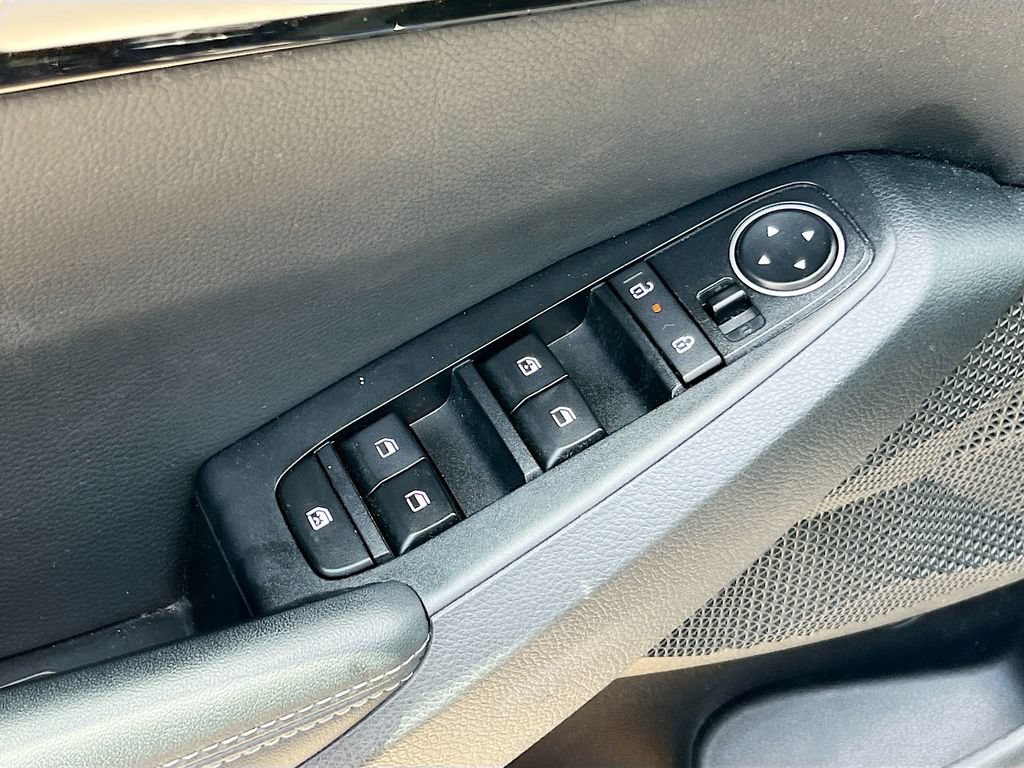 Used 2024 Kia Seltos EX FWD image 18