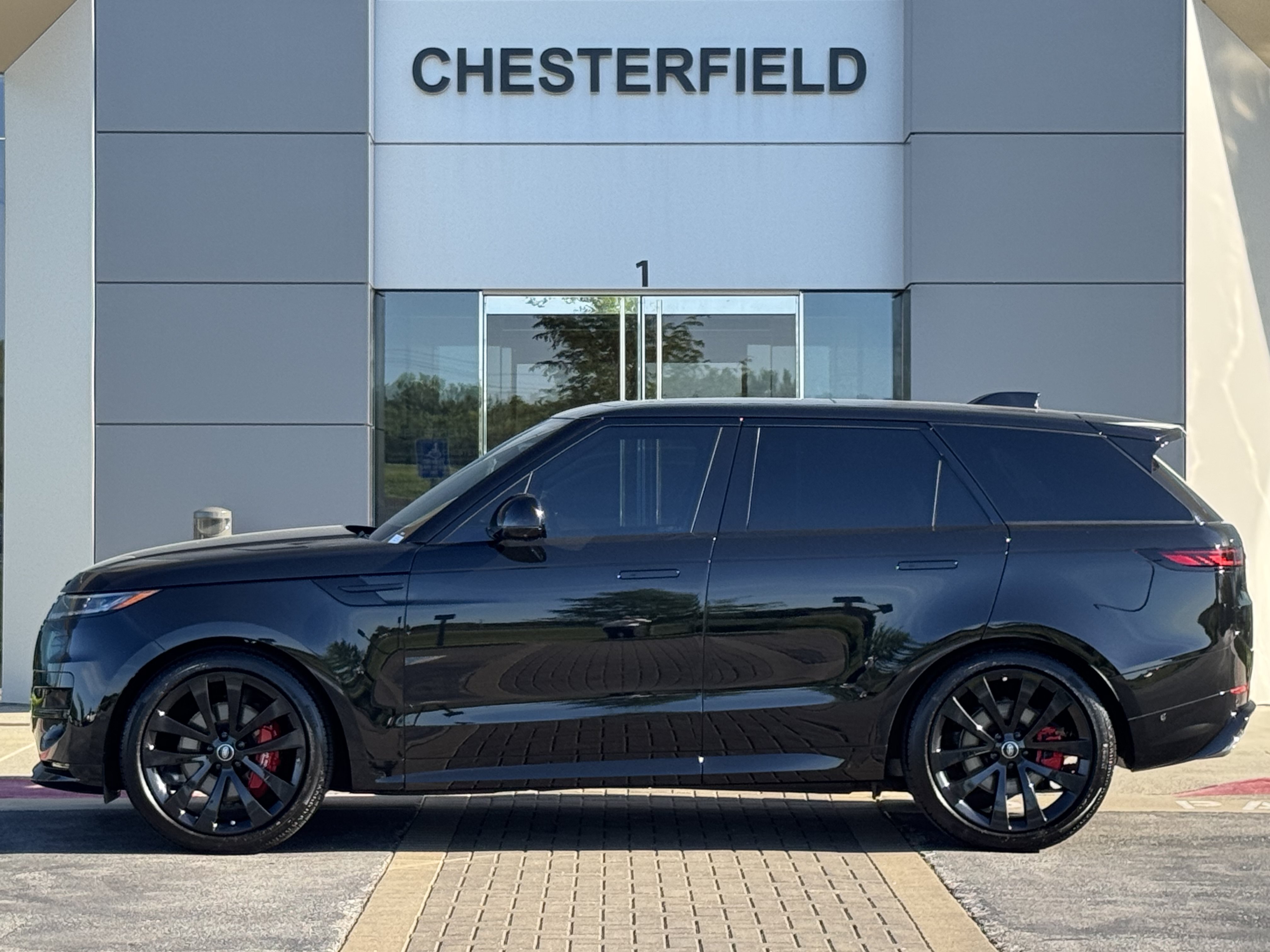 Certified 2025 Land Rover Range Rover Sport Dynamic SE AWD/4WD image 6