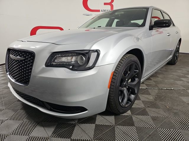 Certified 2023 Chrysler 300 Touring w/ Sport Appearance Package image 3