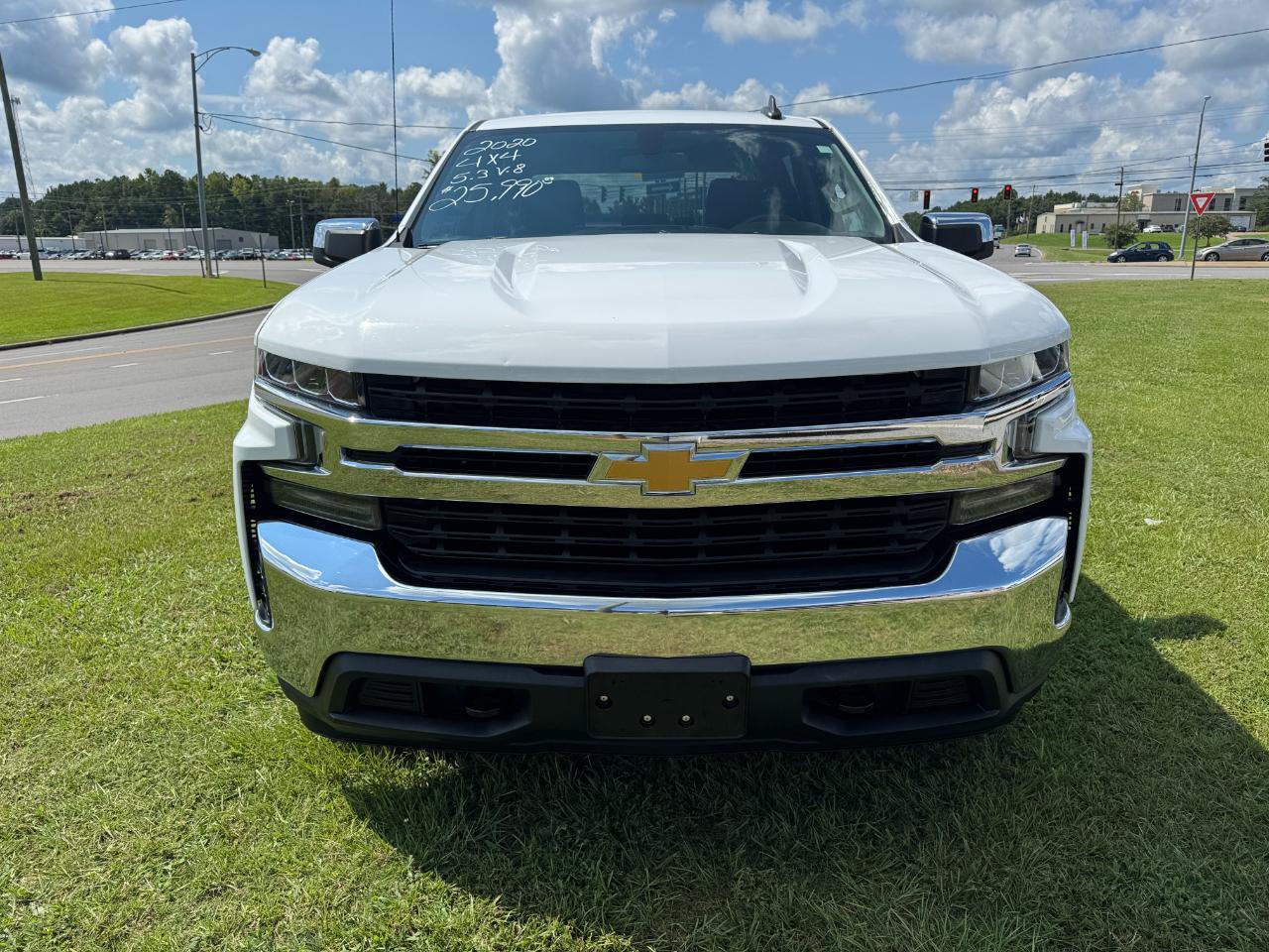 Used 2020 Chevrolet Silverado 1500 LT w/ Remote Start Package AWD/4WD image 6