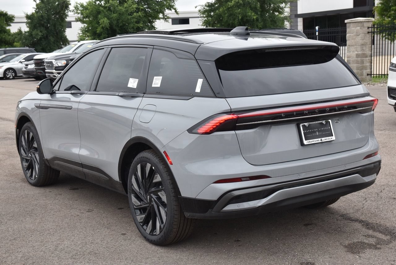 New 2026 Lincoln Nautilus Reserve w/ Jet Appearance Package AWD/4WD image 16