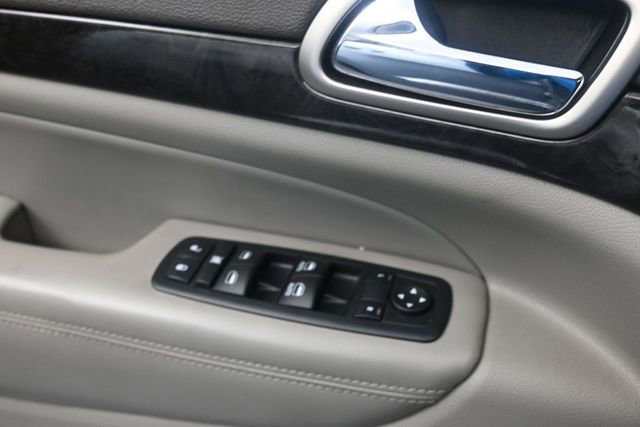 Used 2012 Jeep Grand Cherokee Laredo RWD image 15