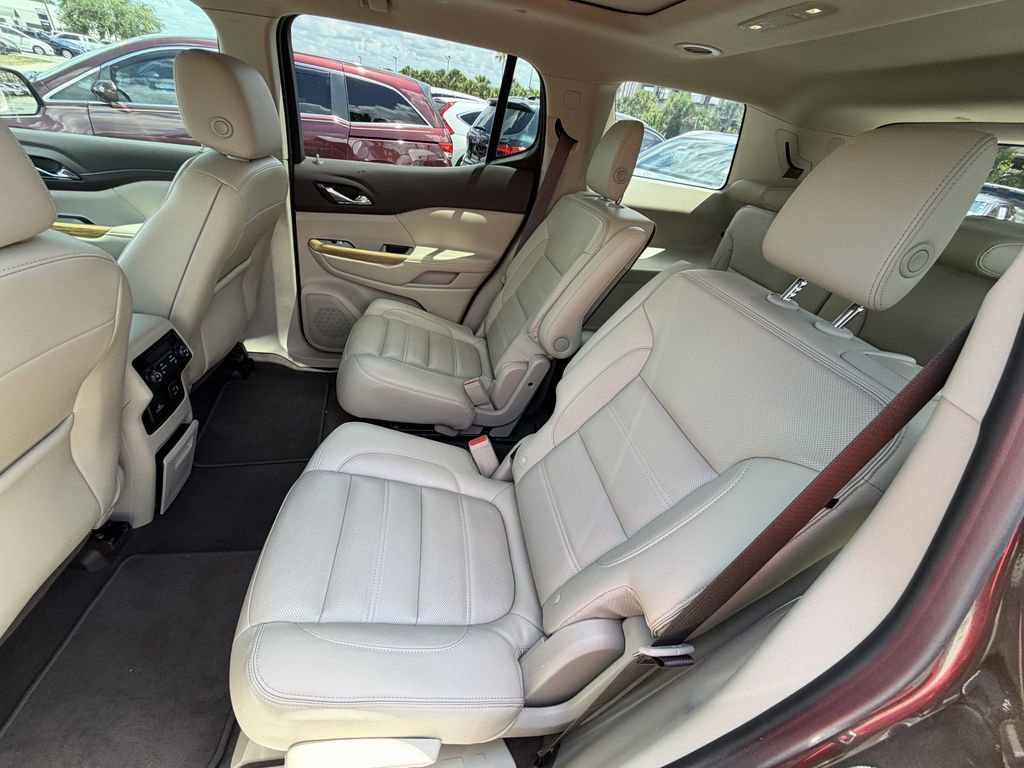 Used 2019 GMC Acadia Denali w/ Technology Package FWD image 18