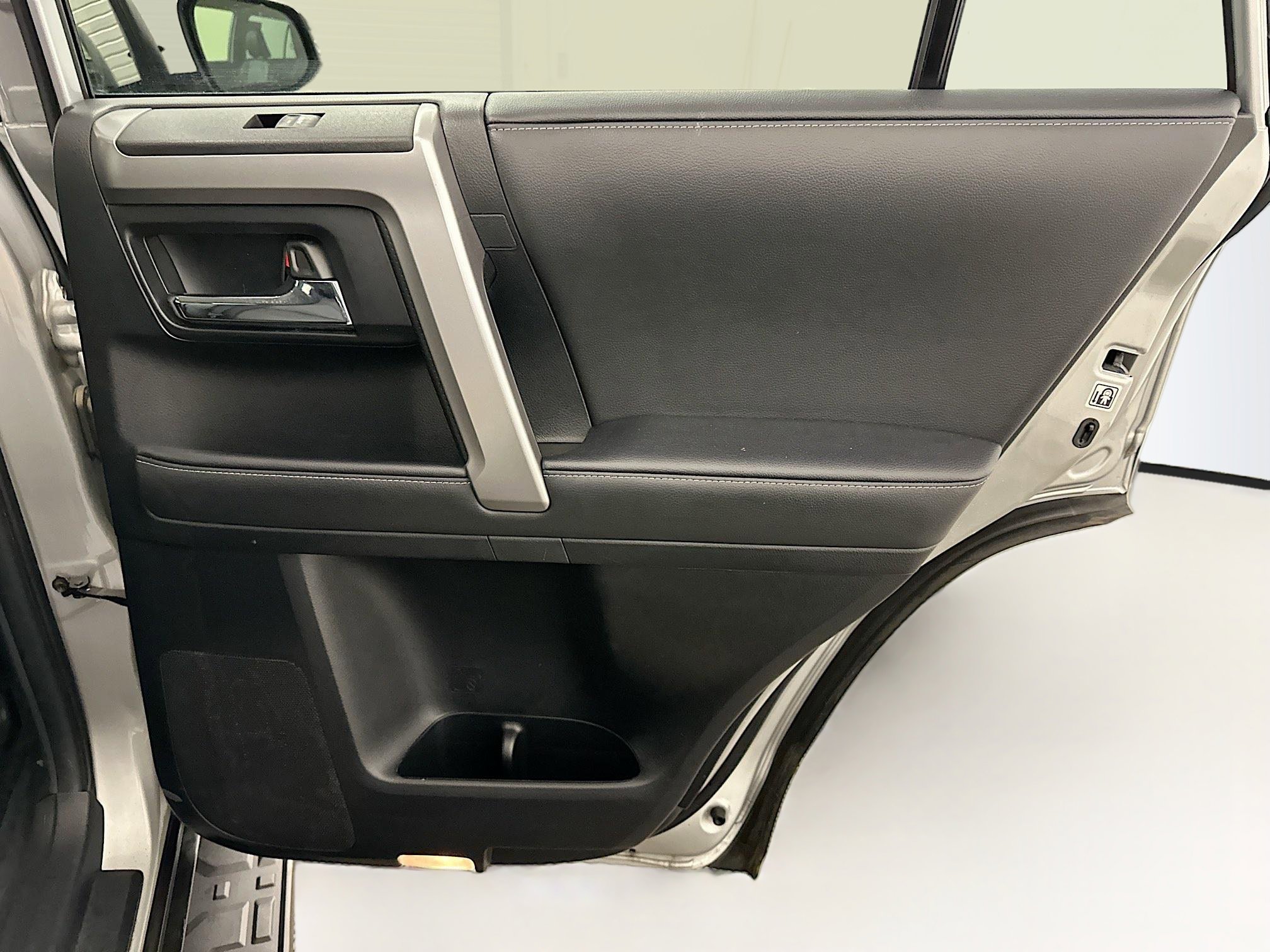 Used 2024 Toyota 4Runner SR5 Premium image 31