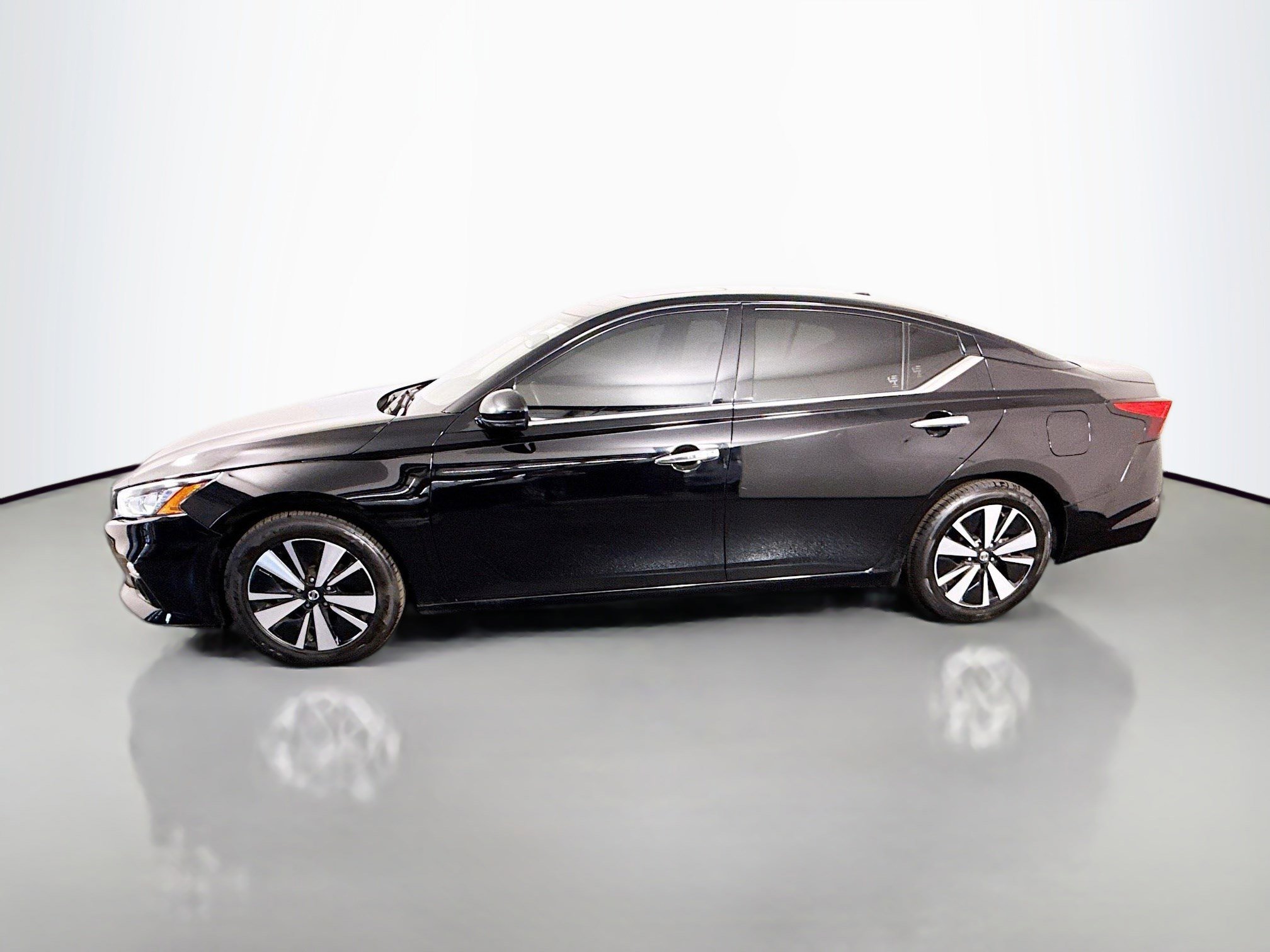 Used 2020 Nissan Altima 2.5 SV image 6