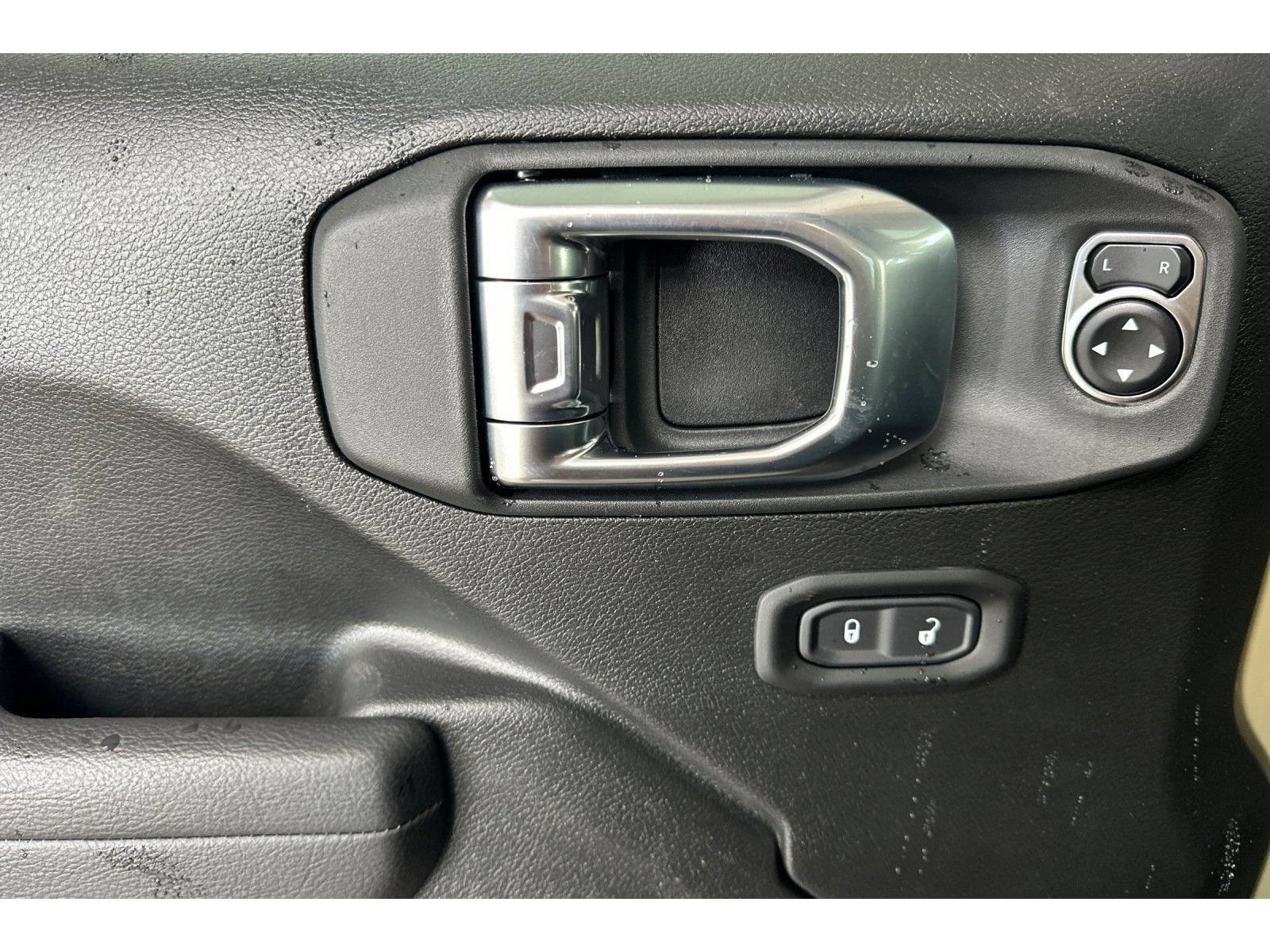 New 2026 Jeep Gladiator Sport AWD/4WD image 12