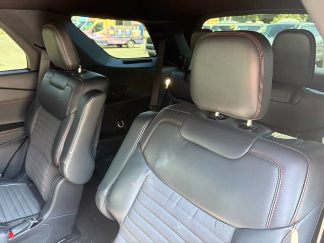 Used 2025 Ford Explorer ST-Line w/ Premium Package RWD image 15