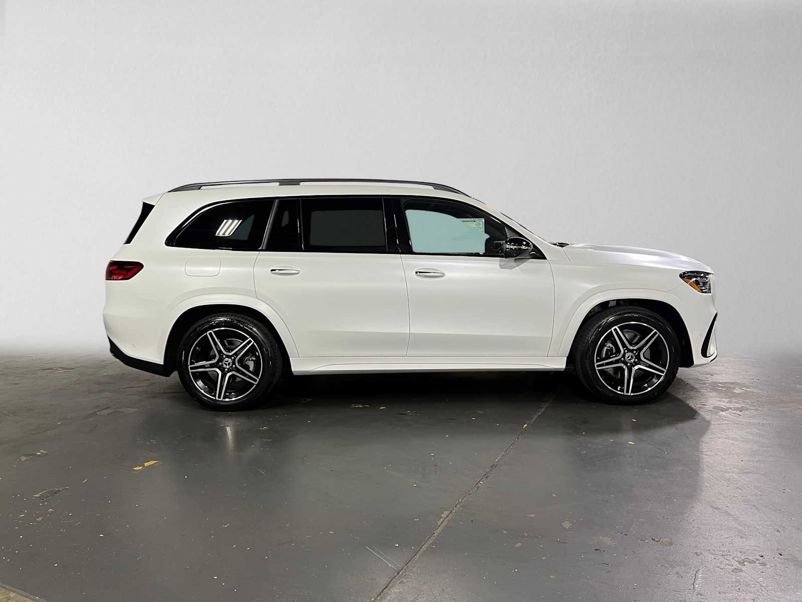 New 2026 Mercedes-Benz GLS 450 4MATIC image 2