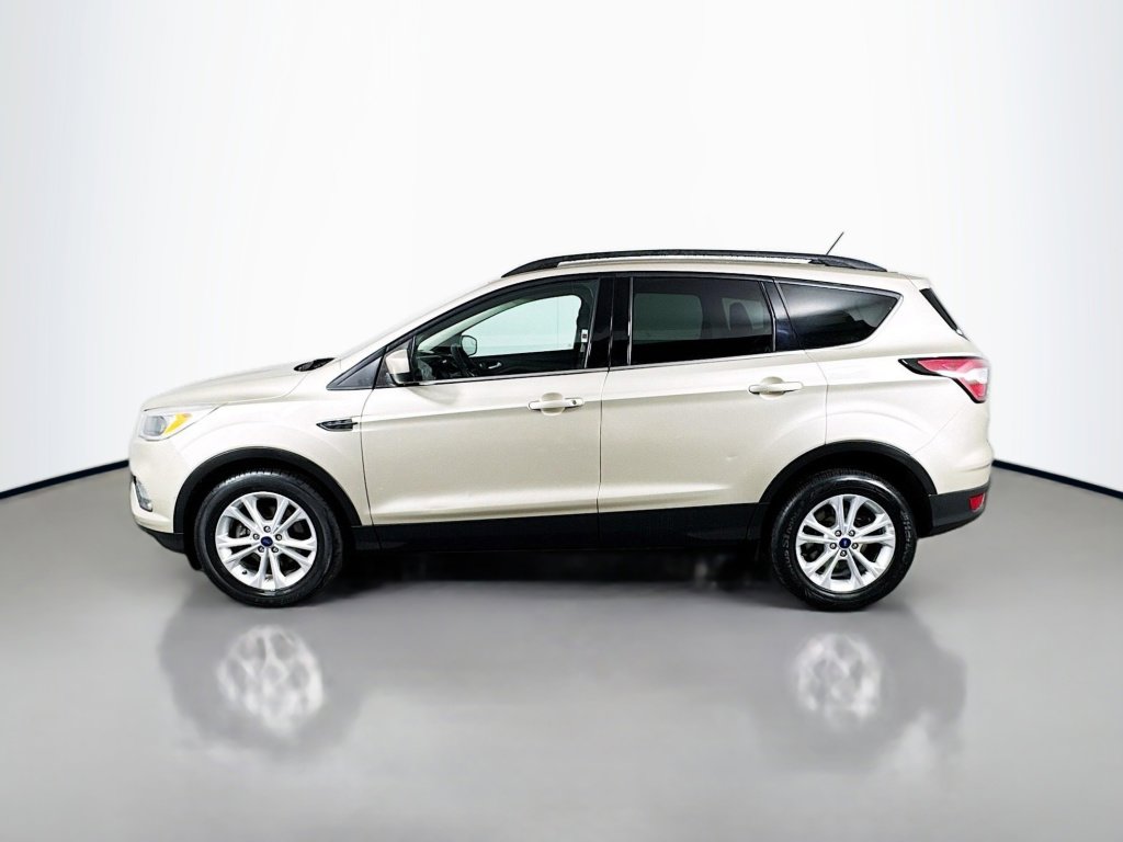 Used 2018 Ford Escape SE w/ SE Sync 3 Package FWD image 2