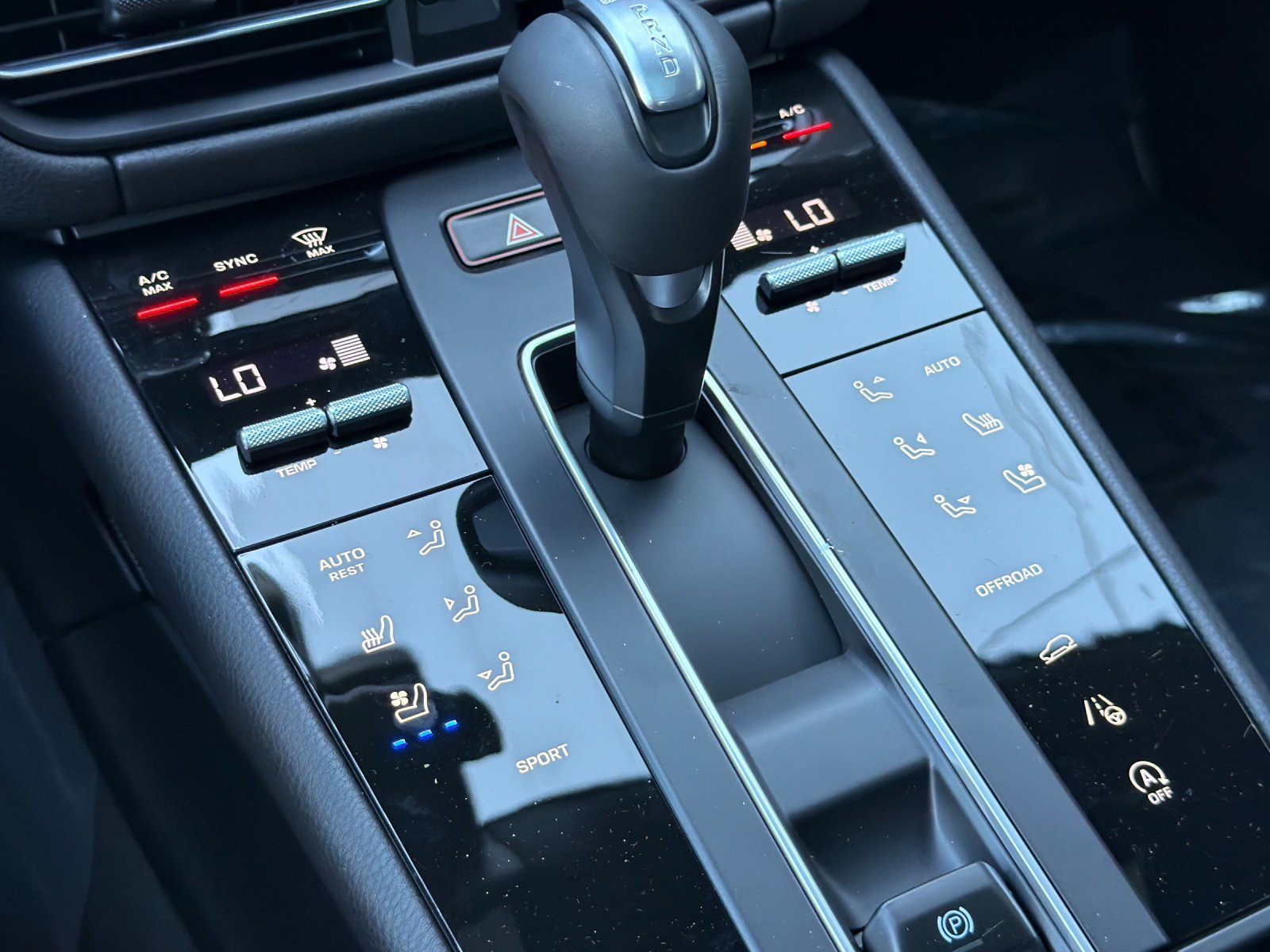 New 2026 Porsche Macan AWD/4WD image 21