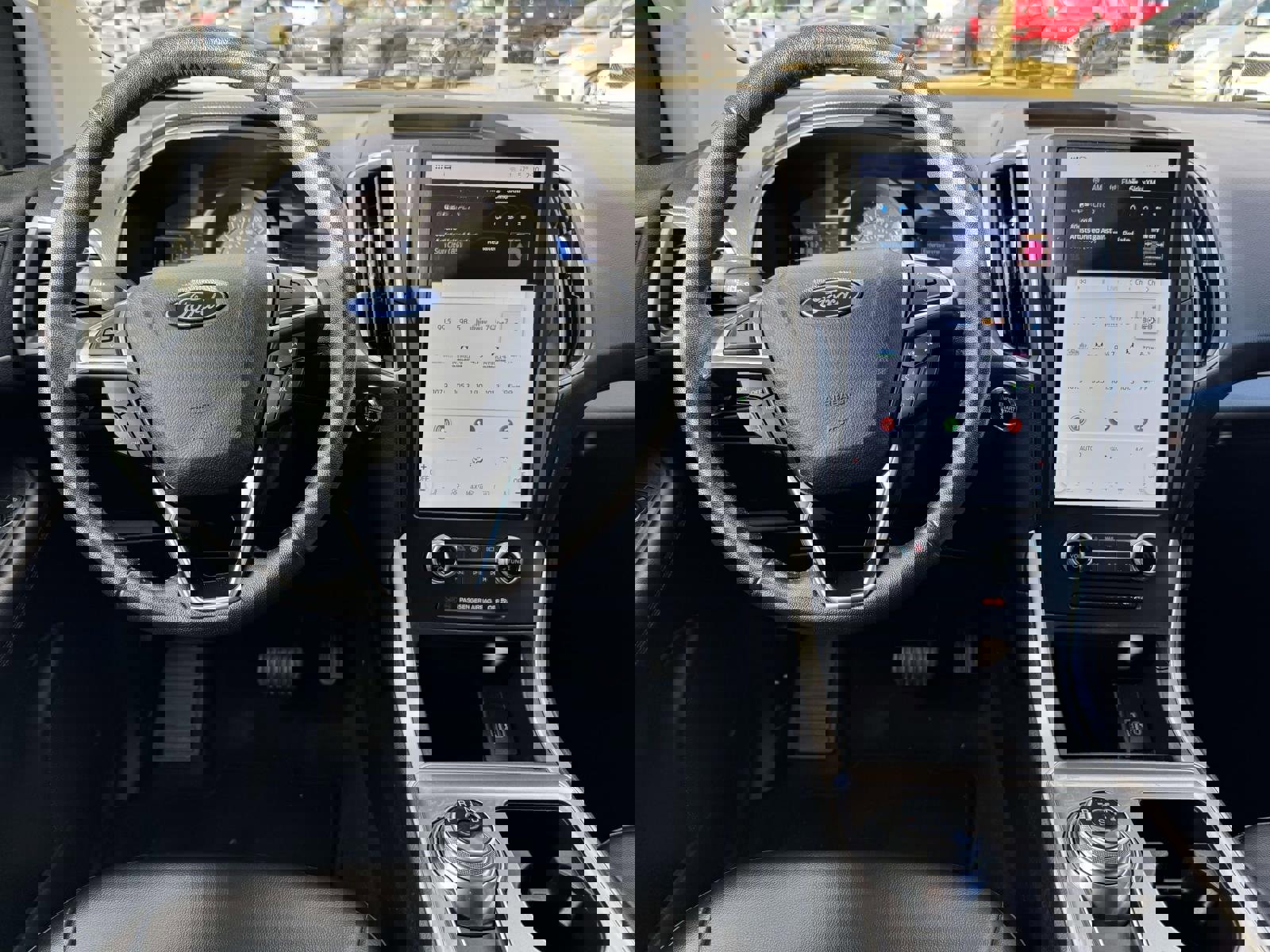 Used 2024 Ford Edge SEL image 14