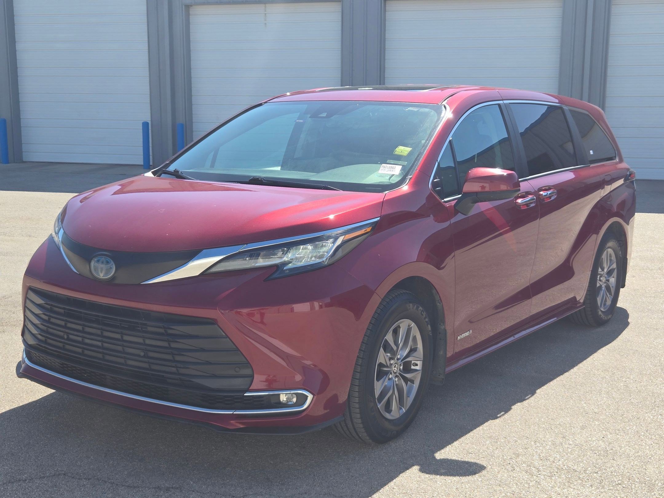 Used 2021 Toyota Sienna XLE AWD/4WD image 7