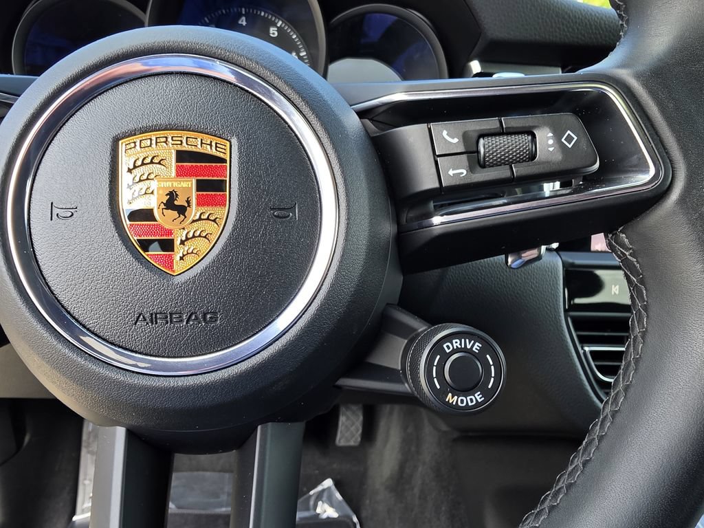 Used 2026 Porsche Macan AWD/4WD image 27