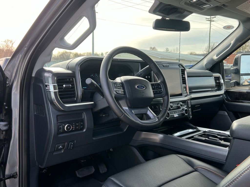Used 2025 Ford F350 Lariat w/ Lariat Ultimate Package image 12
