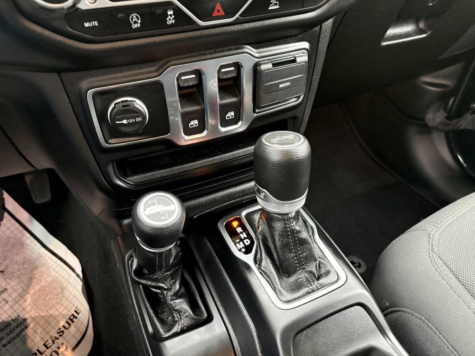 Used 2023 Jeep Wrangler Sport S image 15