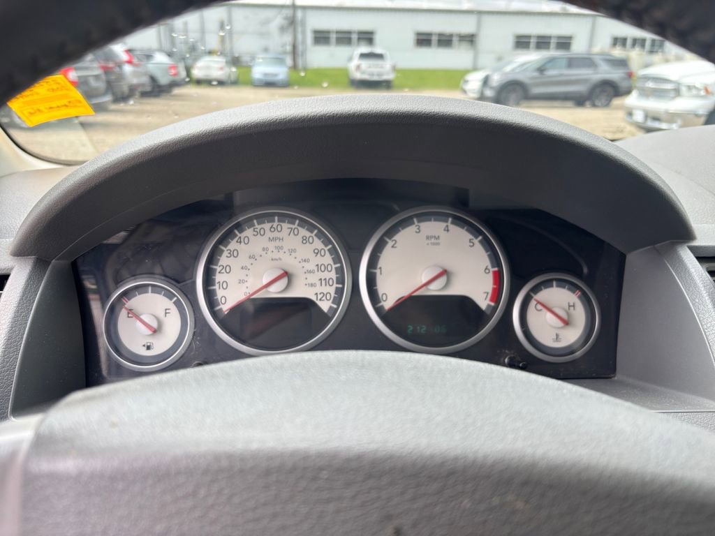 Used 2010 Dodge Grand Caravan SXT FWD image 18