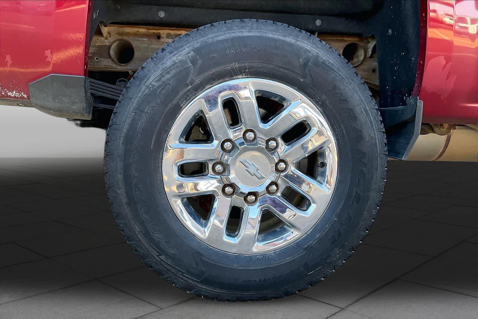 Used 2018 Chevrolet Silverado 2500 LTZ AWD/4WD image 12