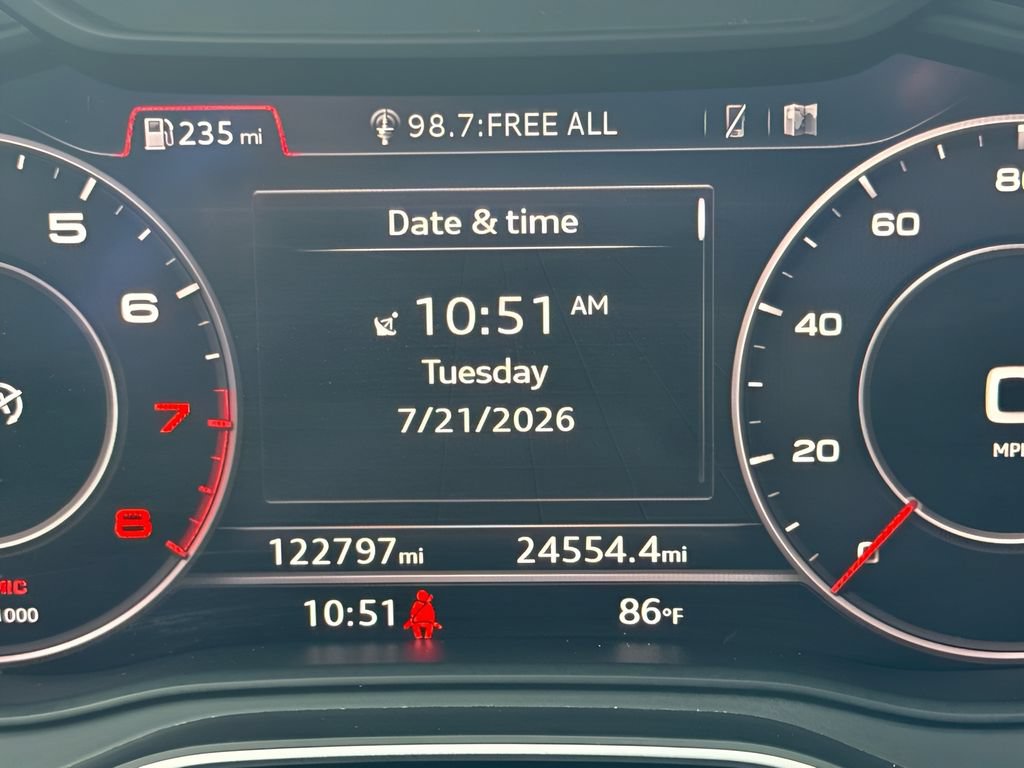 Used 2018 Audi Q5 2.0T Premium Plus w/ Premium Plus Package AWD/4WD image 16