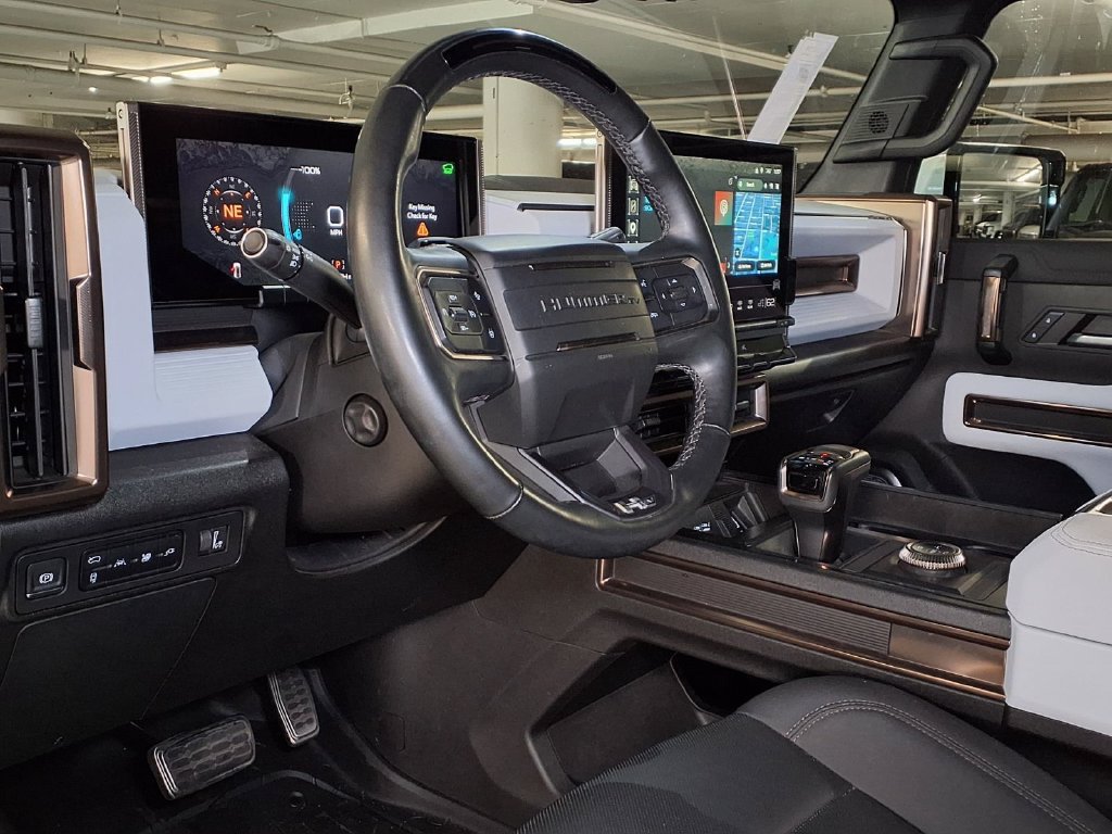 Used 2024 GMC Hummer EV 2X w/ LPO, Sport Package AWD/4WD image 4