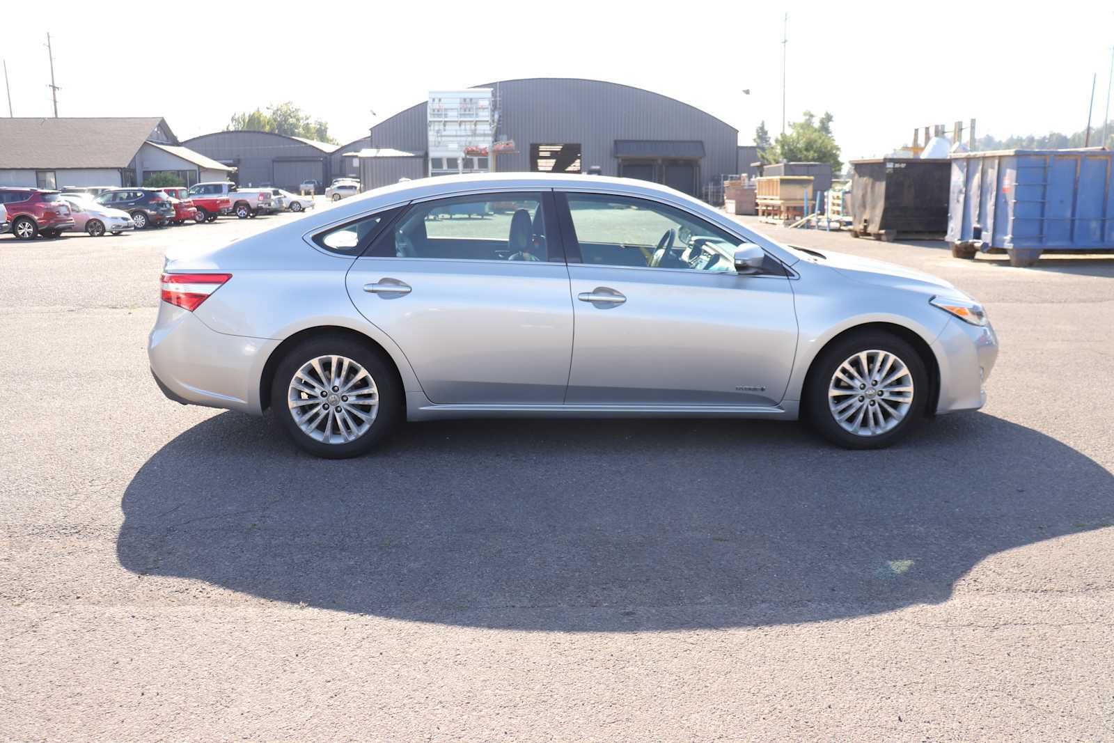 Used 2015 Toyota Avalon XLE Touring FWD image 4