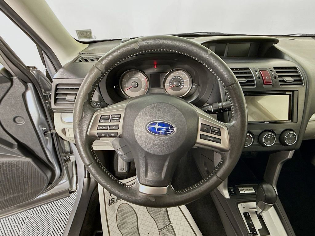 Used 2014 Subaru Forester 2.5i Limited AWD/4WD image 9