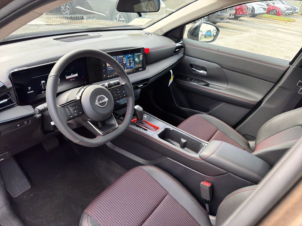 New 2026 Nissan Kicks SR FWD image 14