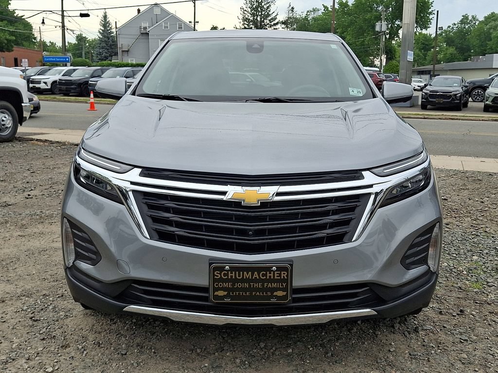 Used 2024 Chevrolet Equinox LT FWD image 2