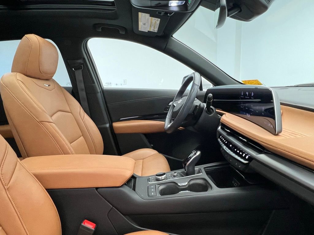 Used 2024 Cadillac XT4 Sport image 6