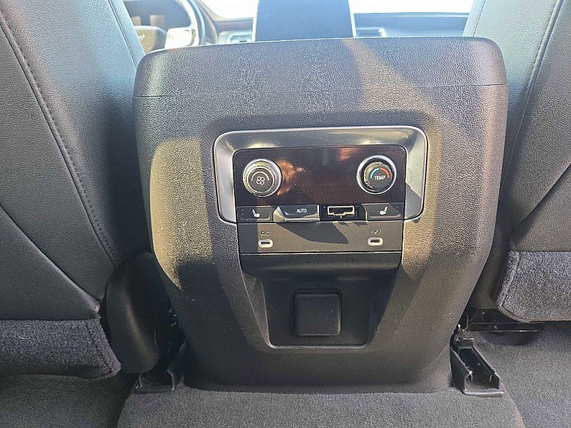 Used 2021 Chevrolet Tahoe Z71 w/ Z71 Off-Road Package image 17