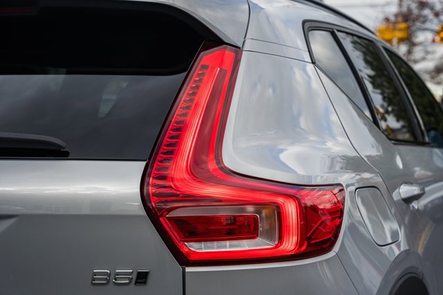 Used 2024 Volvo XC40 B5 Plus w/ Protection Package Premier image 7