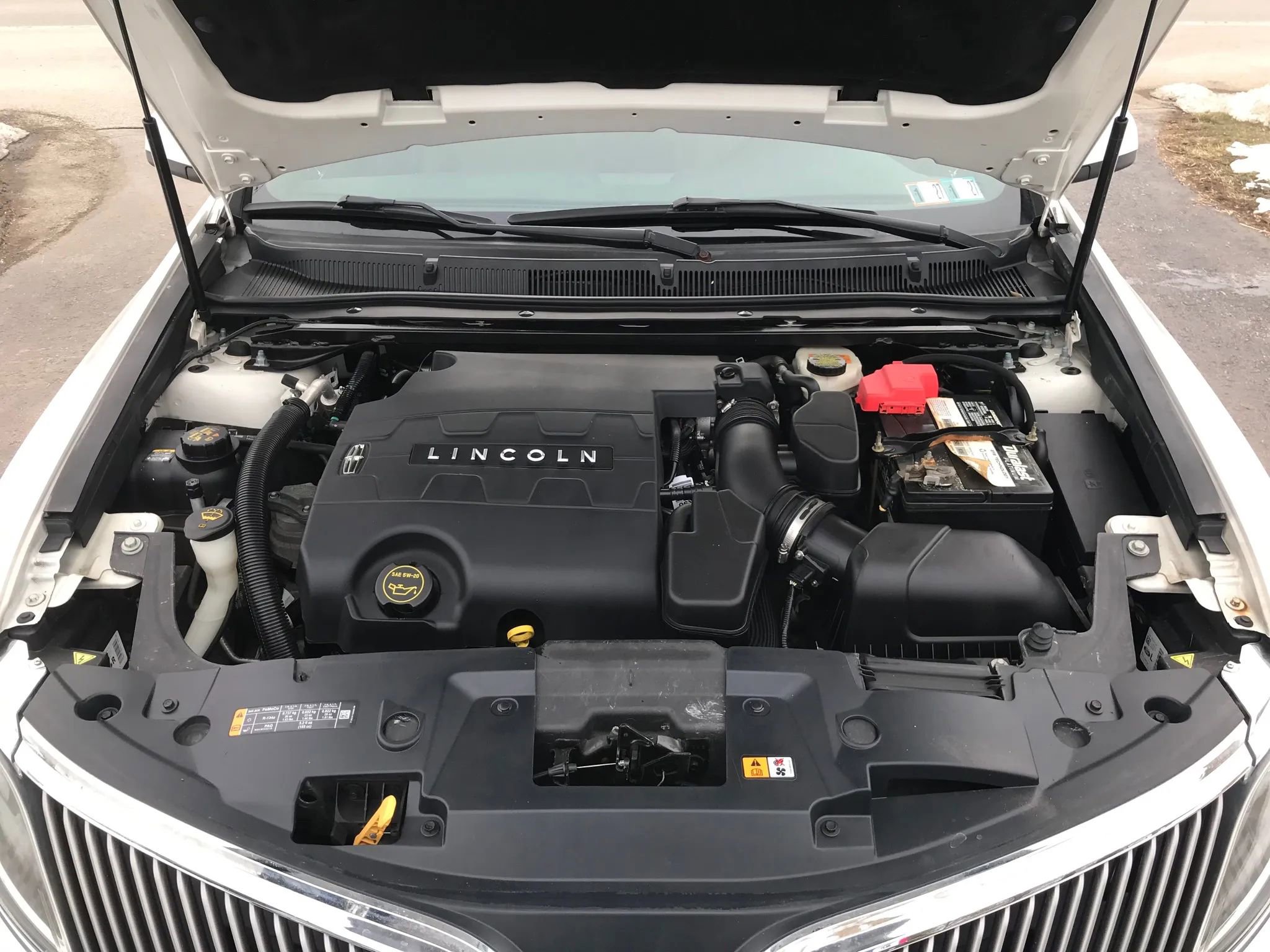 Used 2014 Lincoln MKS Sedan 4D w/ Equipment Group 101A image 60