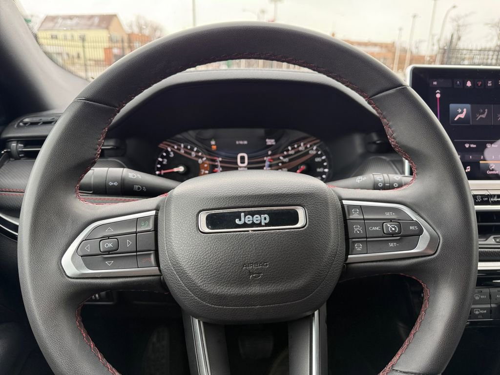 Used 2024 Jeep Compass Trailhawk AWD/4WD image 31