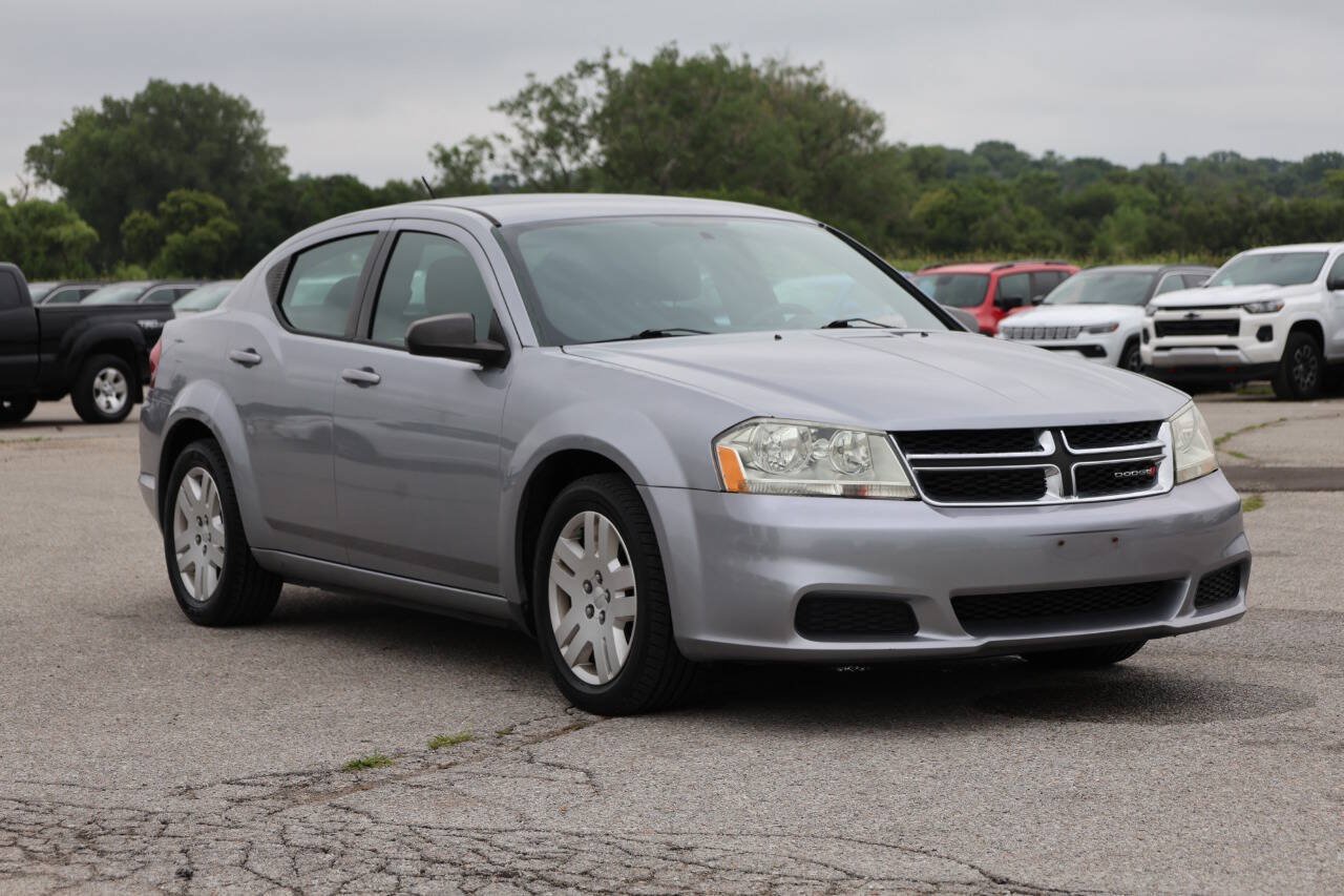 Used 2014 Dodge Avenger SE FWD image 4