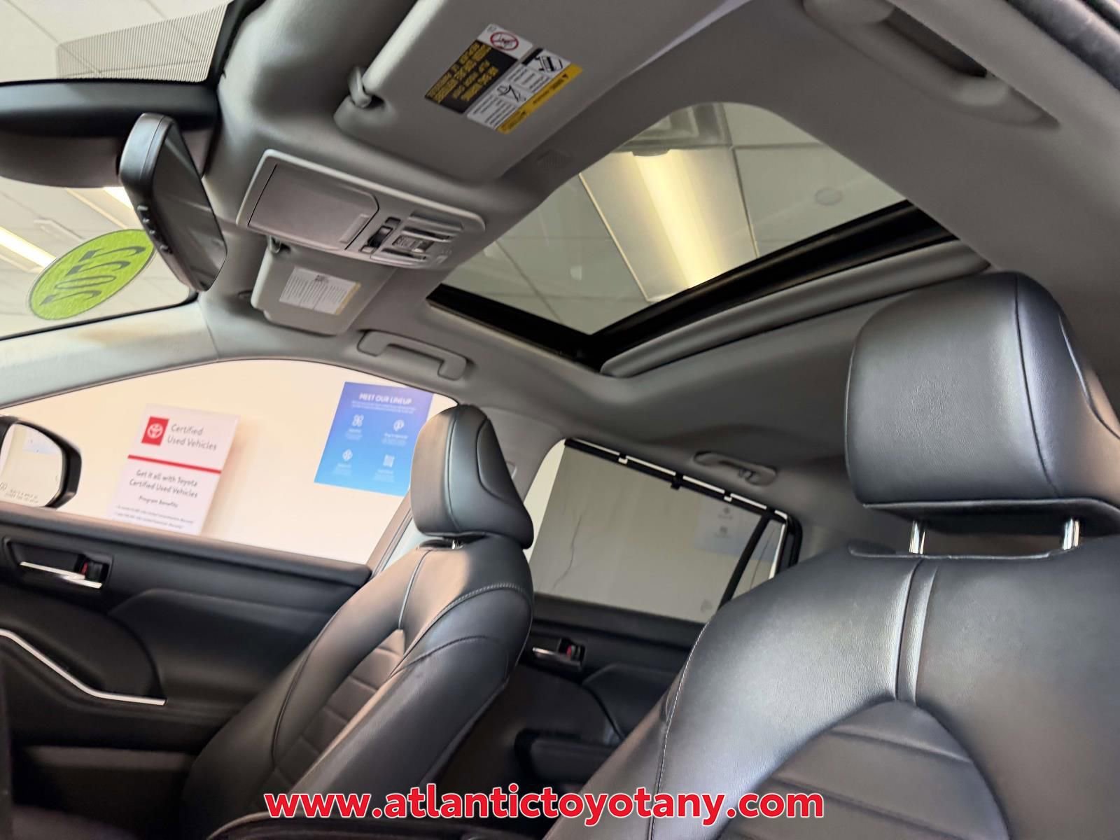 Used 2022 Toyota Highlander XLE image 12